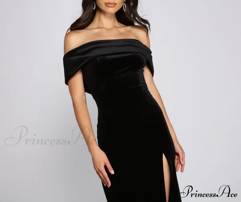 Olivia Formal Velvet Charming Off-The-Shoulder Maxi Dress S.o. Long Dresses